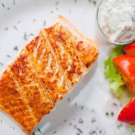 Grilled or fried salmon e1714586212661