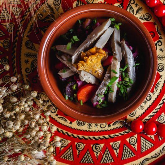 Винегрет с солеными грибами