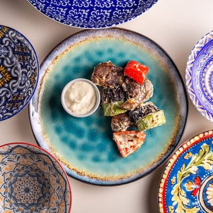 Шашлык из бараньих язычков и овощей с соусом из хрена