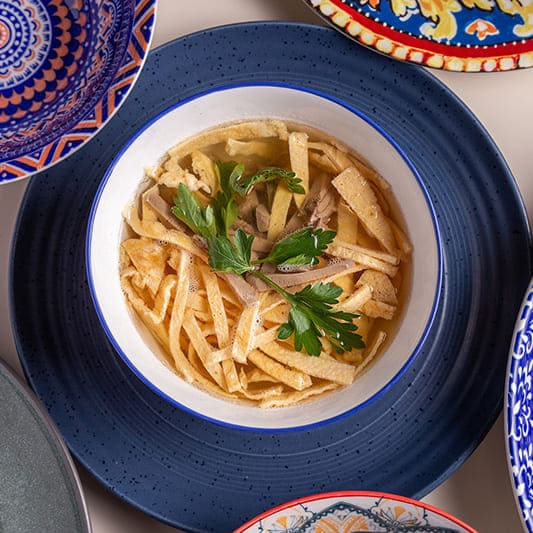 Суп-лапша из бараньих язычков с пряными травами и яичным омлетом (400гр)